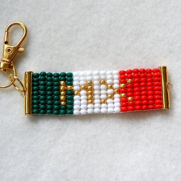 Mexico Mexican flag bead keychain, handmade, seed beads - Picture 2 of 4